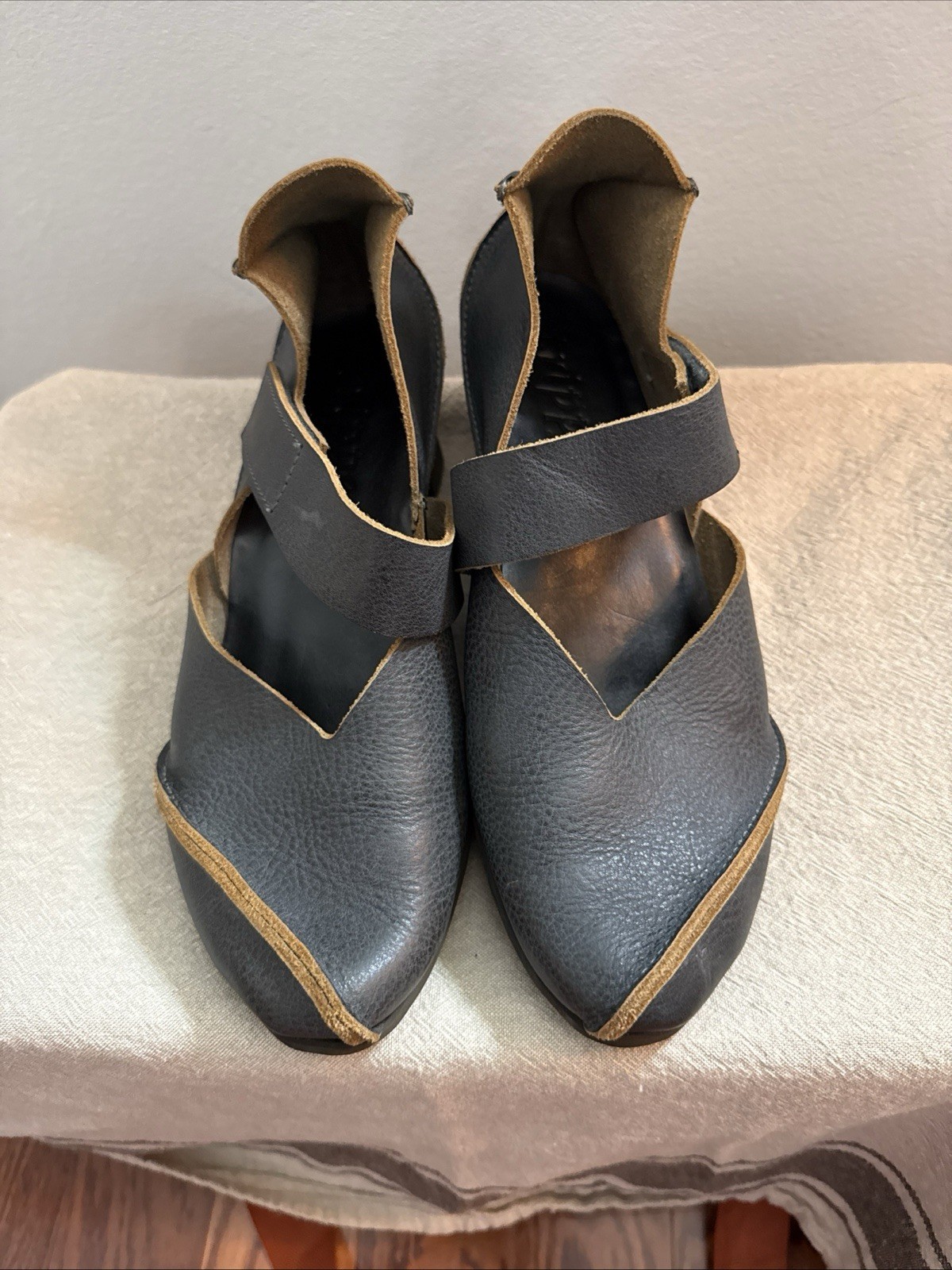 Trippen Glance Wedge Pump Black Leather Ankle Strap Handmade Germany Size 39/8