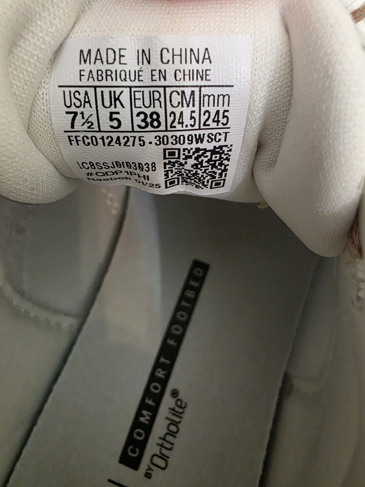 Reebok Women Fiori Metallic Silver Sneakers 7.5 *Small Flaw Shown in Pic* No Box