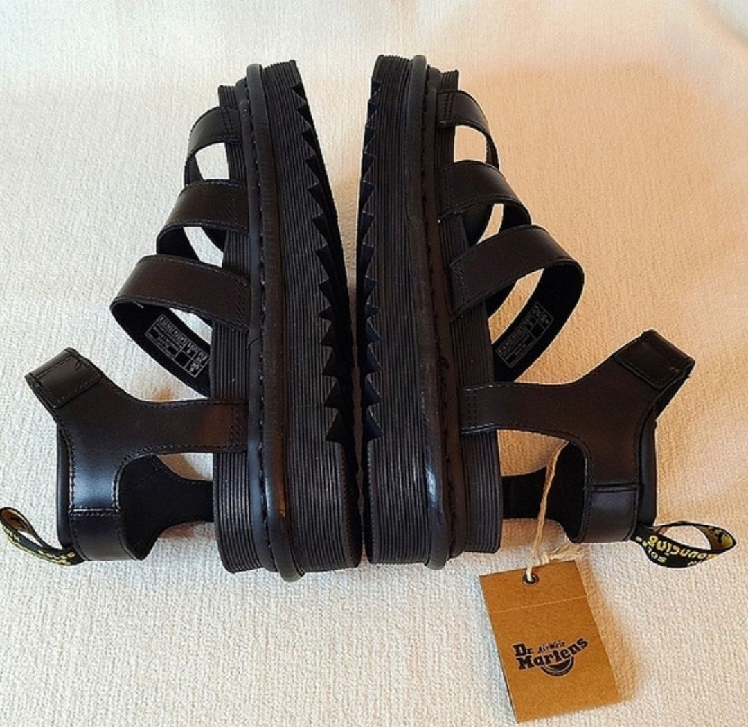 Dr. Martens Blaire Platform Strap Sandals. Size 8
