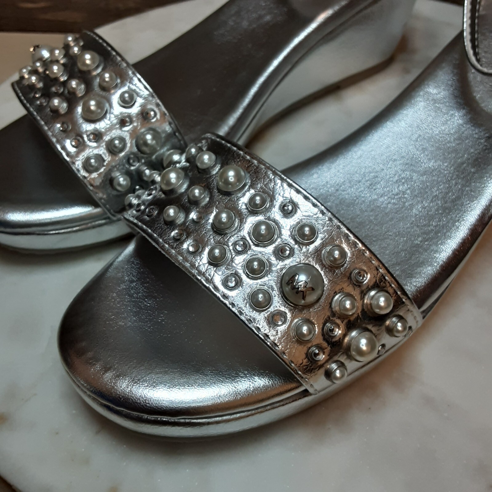 Michael Kors Women’s Silver Platform Shoe Size 5 Cate Choice-888
