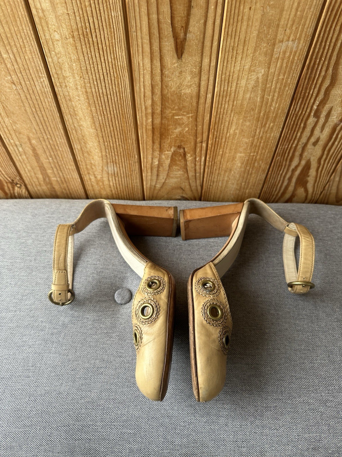 Jil Sander Vintage Beige Leather Pumps Block Heel Eyelet Y2K 90’s EU37.5 US7.5