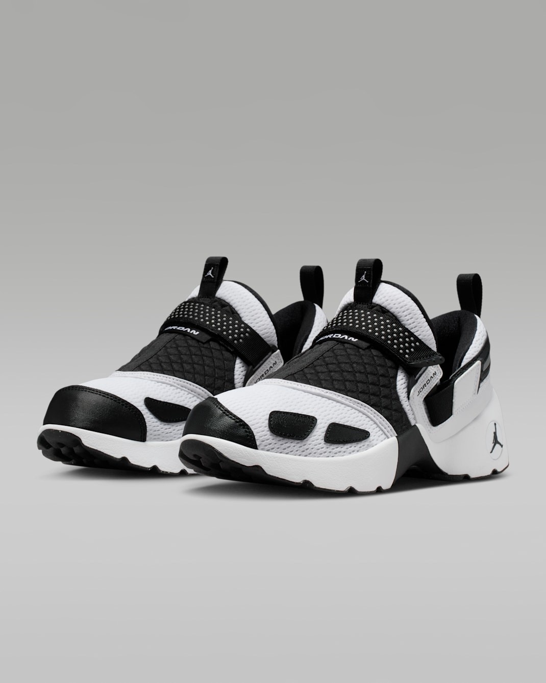 NIKE Women’s Jordan Trunner LX HQ2164-100 White Reflective Silver Black