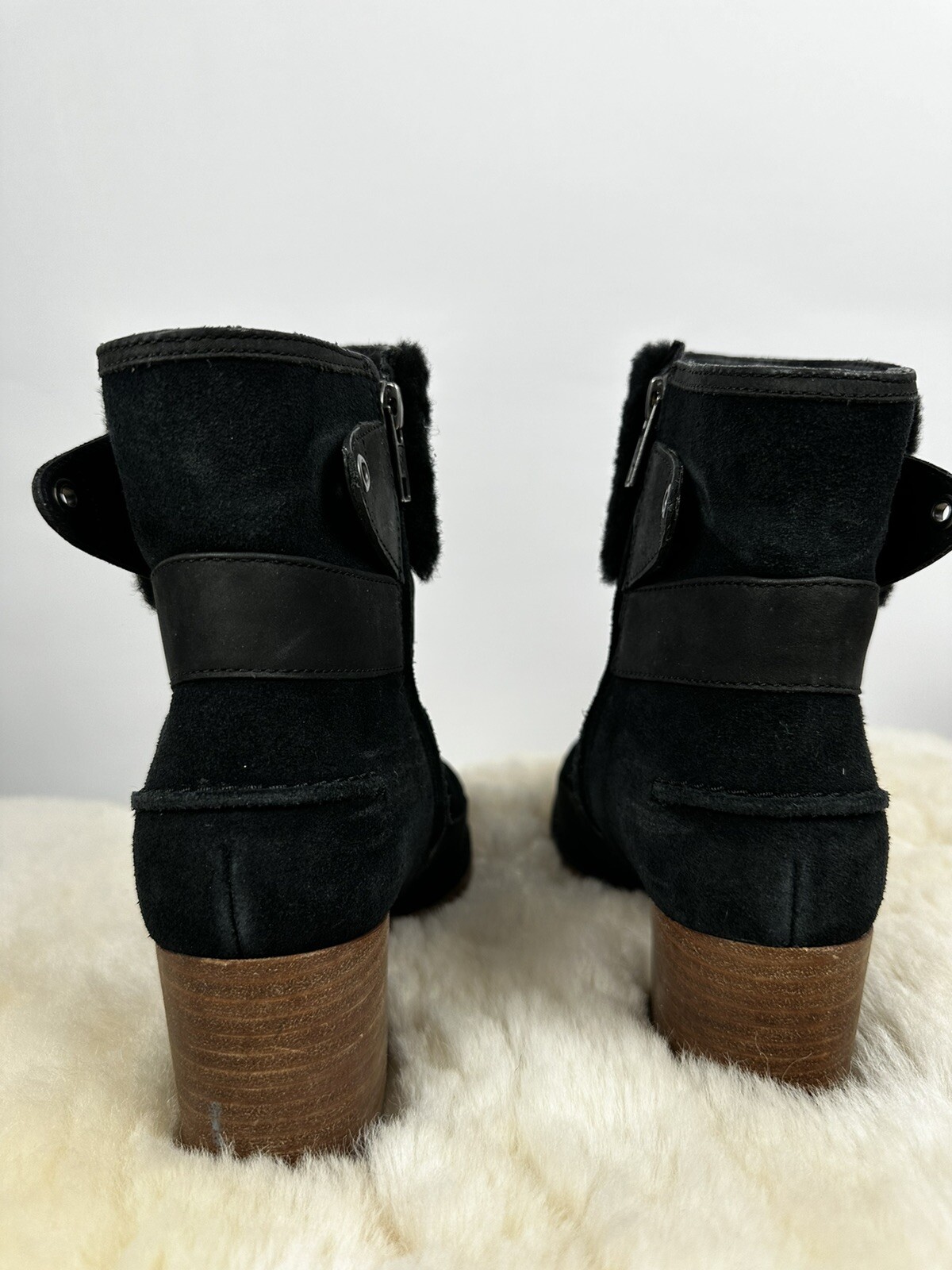 Women’s Boots Black UGG Wool Wedge Block Boots Lace Up Shearling Suede size 7