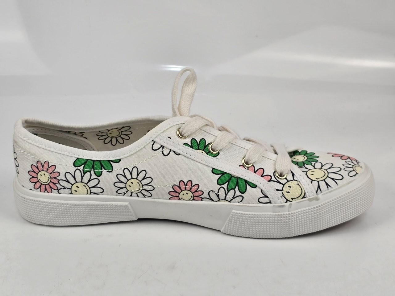 Aerie Women’s White Daisy Floral Canvas Low Top Sneakers US Size 9