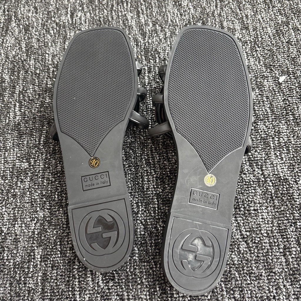 Gucci Women’s Interlocking G Logo Slide Sandal Black Rubber US 10 EU 40