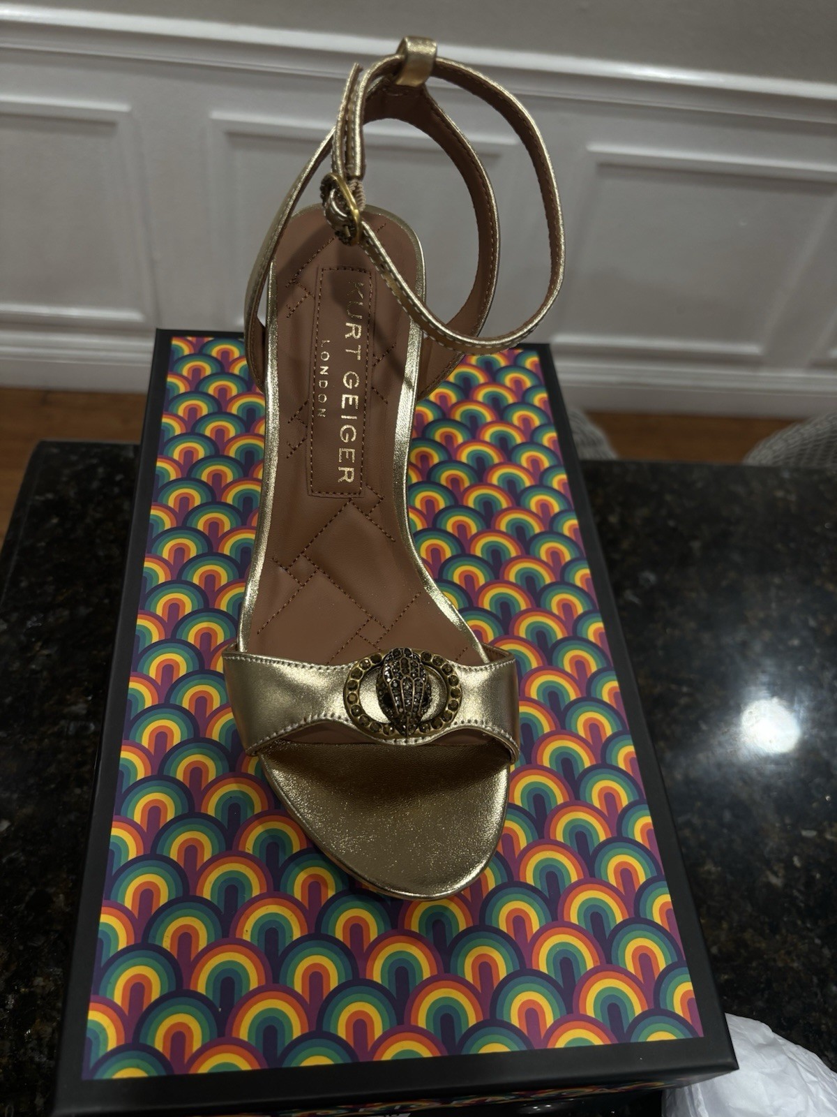 Kurt Geiger London Chelsea Sandal Women’s , Gold Size 6 (EUR 36)