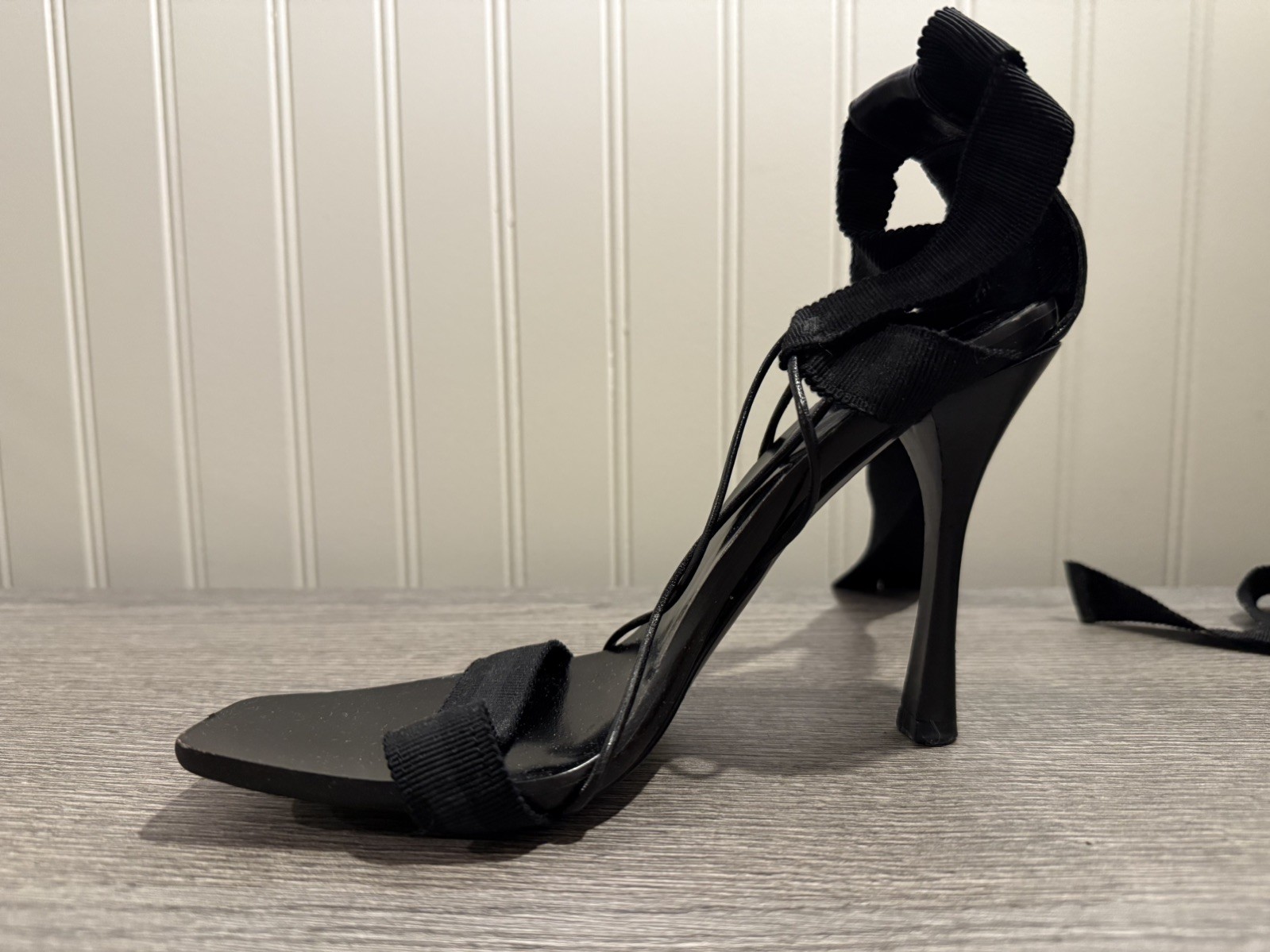 Authentic Gucci Tom Ford Black Ribbon Lace Up Heels Sandals 5.5B Made in Italy