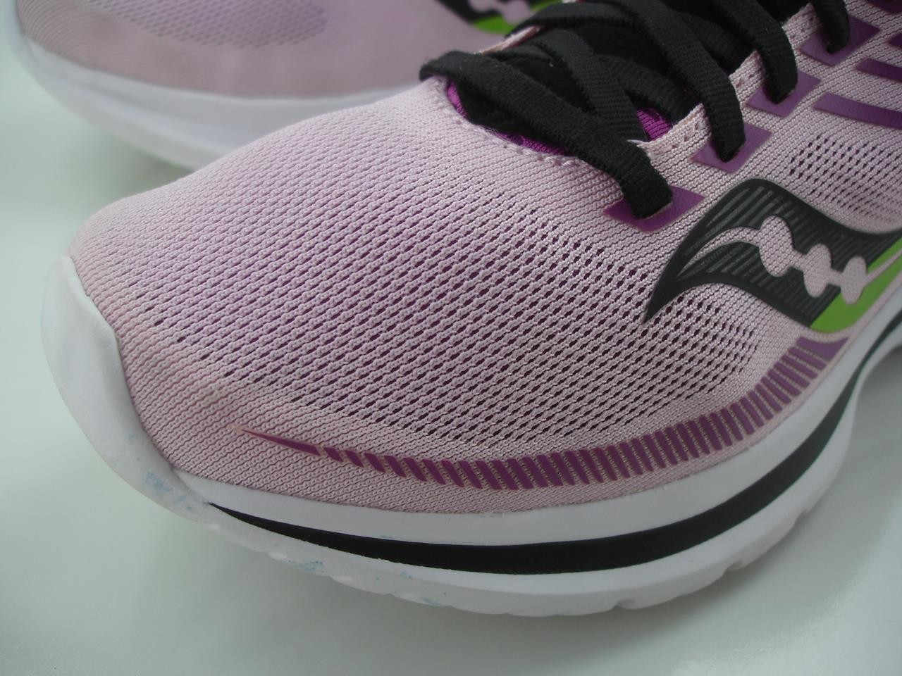 Women’s sz 7 M Saucony Kinvara 12 S10619-3 Fairytale Razzle Pink Running Shoes