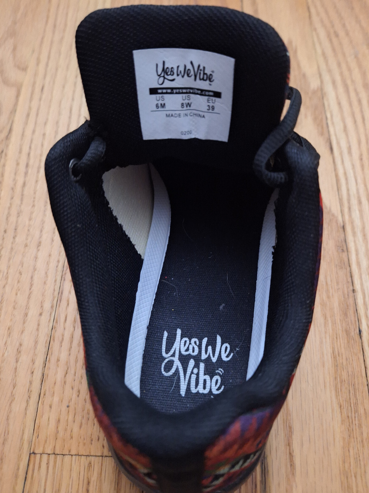 Yes We Vibe Triangles Pattern Red custome made shoes women 8, men 6 Worn twice