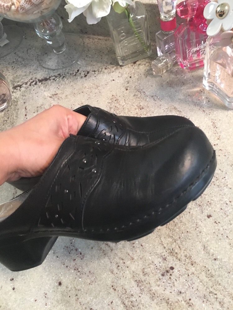 DANSKO «Pippa» Thermoplastic Clogs/Mules Cutout Studded 41 = US 10.5-11