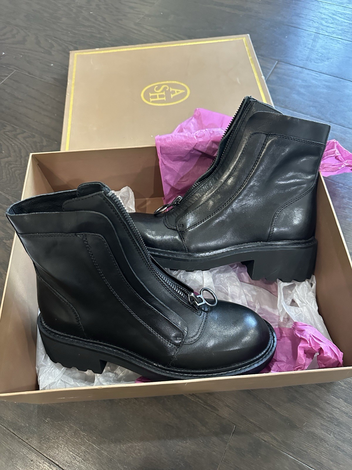 ASH Black Leather Zip Ankle Boots Women’s Size 38 Short Booties