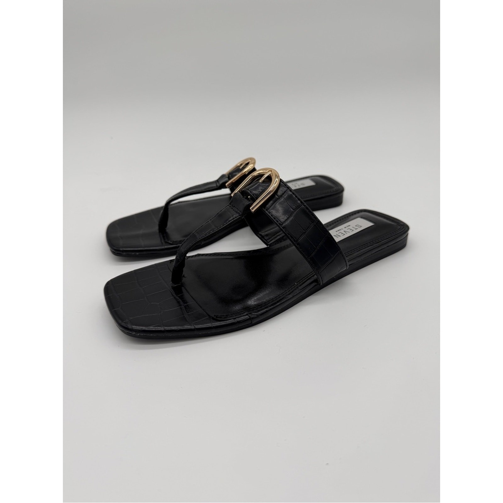 Steven New York Pava Sandals Black Croc Embossed Thong Gold NWOB – US 8