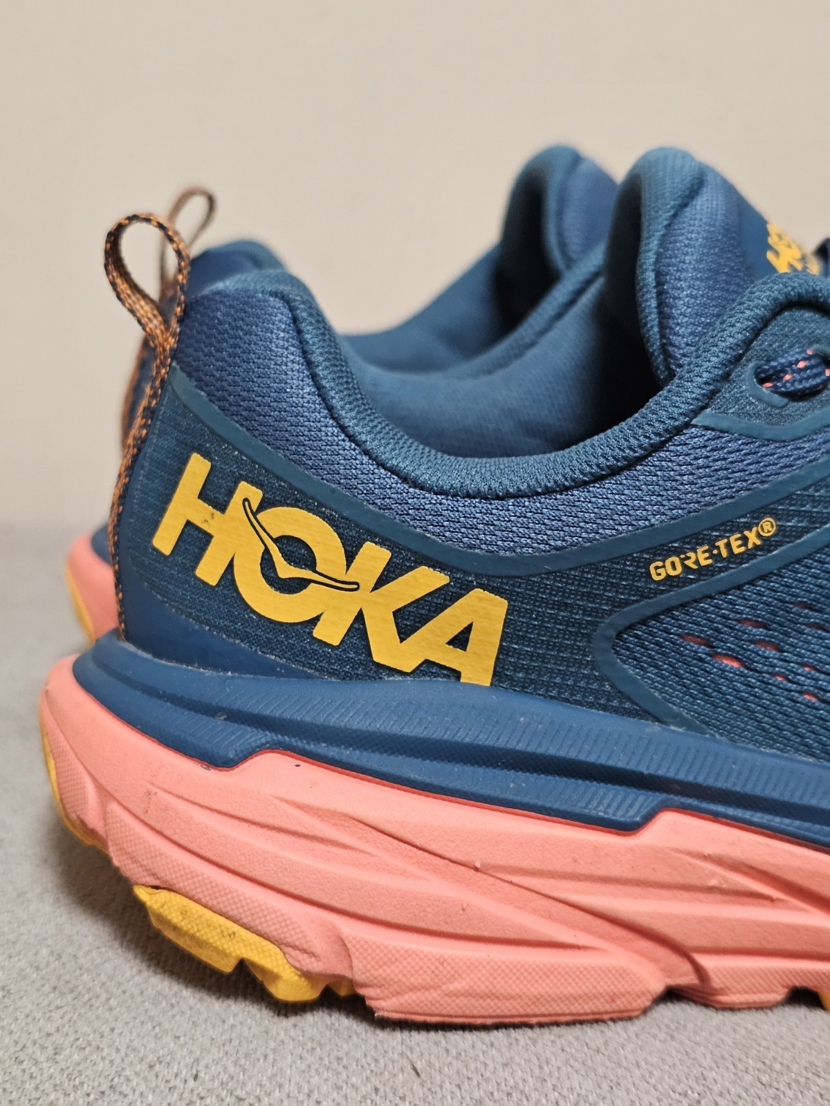 Hoka One One Challenger ATR 6 GTX Blue Coral Trail Shoes Womens Size 6.5 1116878