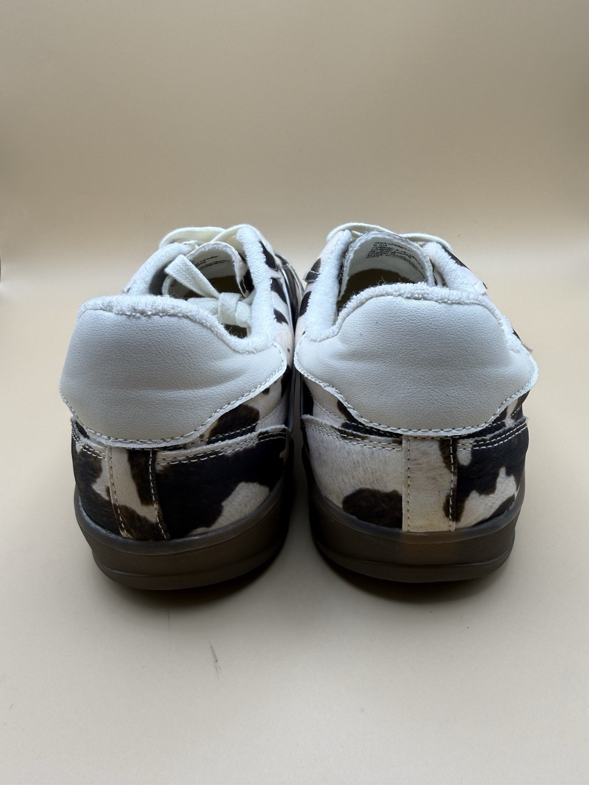 Madden Girl Giia Faux Suede Cow Print Comfort Cushioned Low Top Shoe 9.5 NIB