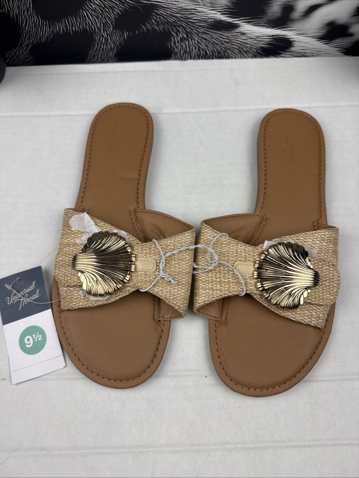 Universal Thread Nesryn Raffia Shell Slide Sandals Tan Wovens Size 9.5 New