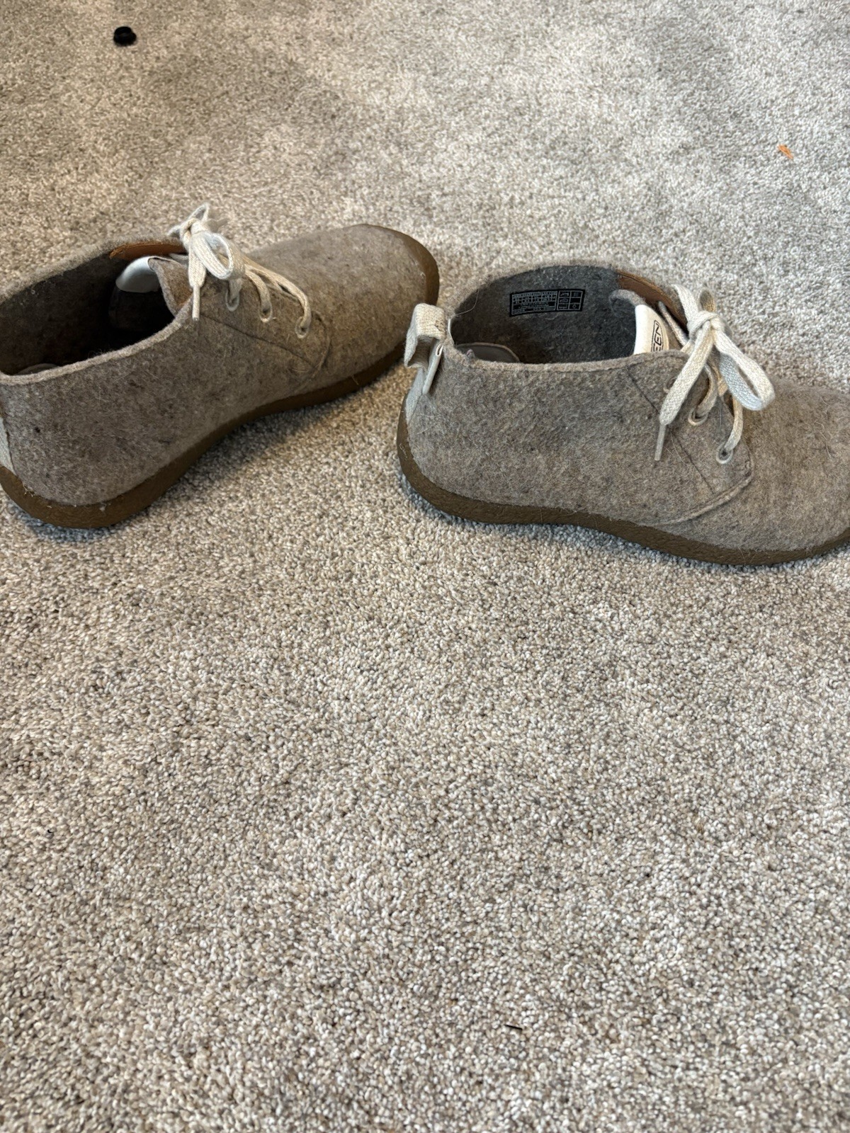 KEEN Men’s Mosey Chukka Ankle Boot, Taupe Felt/Birch size 8.5