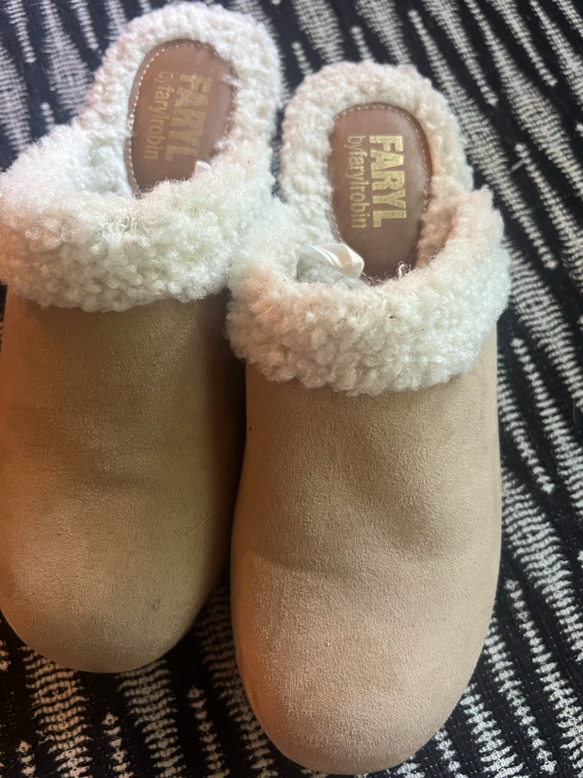 Faryl Robbin Faux Suede Sherpa Lined Clogs Size 7 Tan Vegan Slip On Studded Shoe