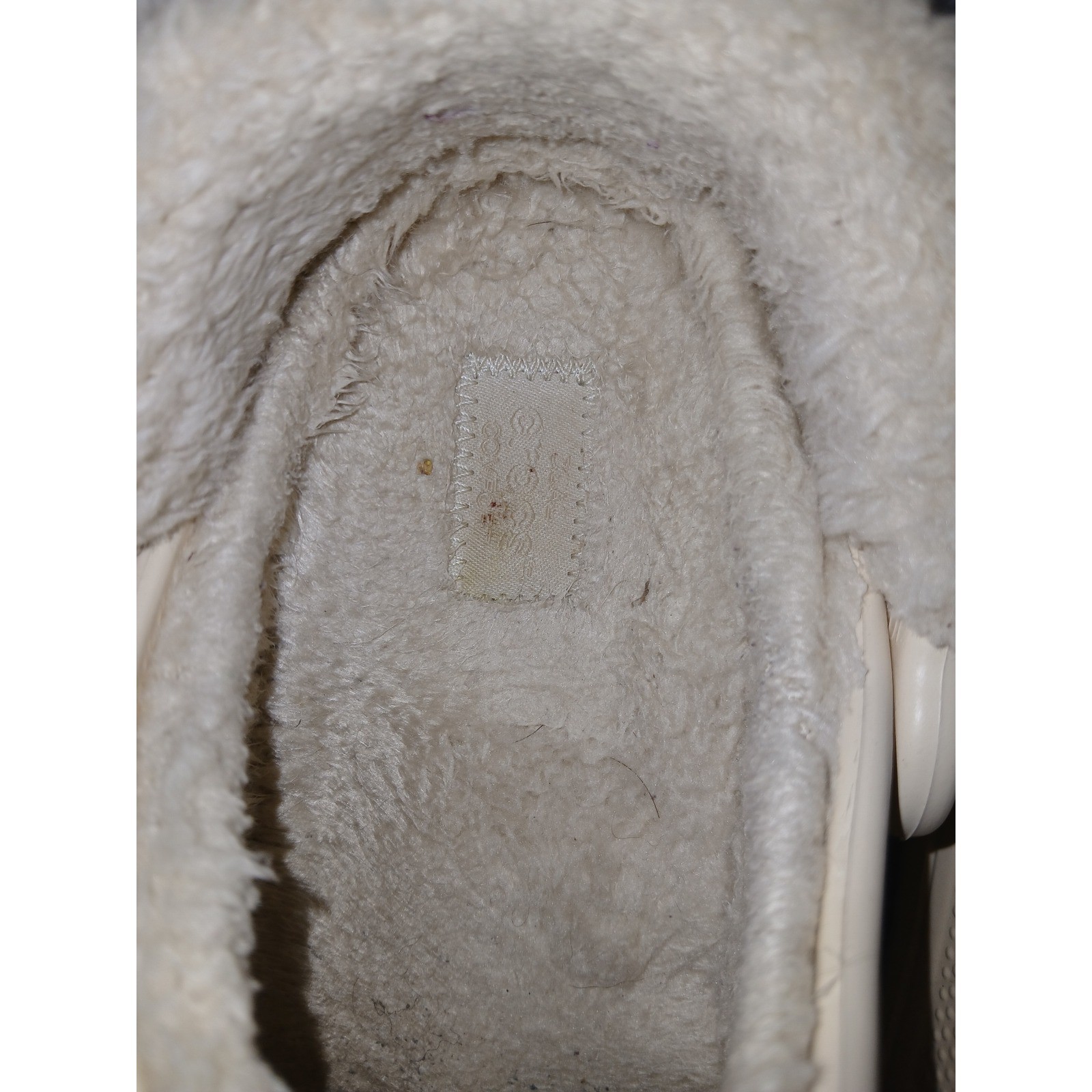 Crocs Women’s Adult Baya Lined Fuzz Strap Clogs 206633 Winter White Sz 7