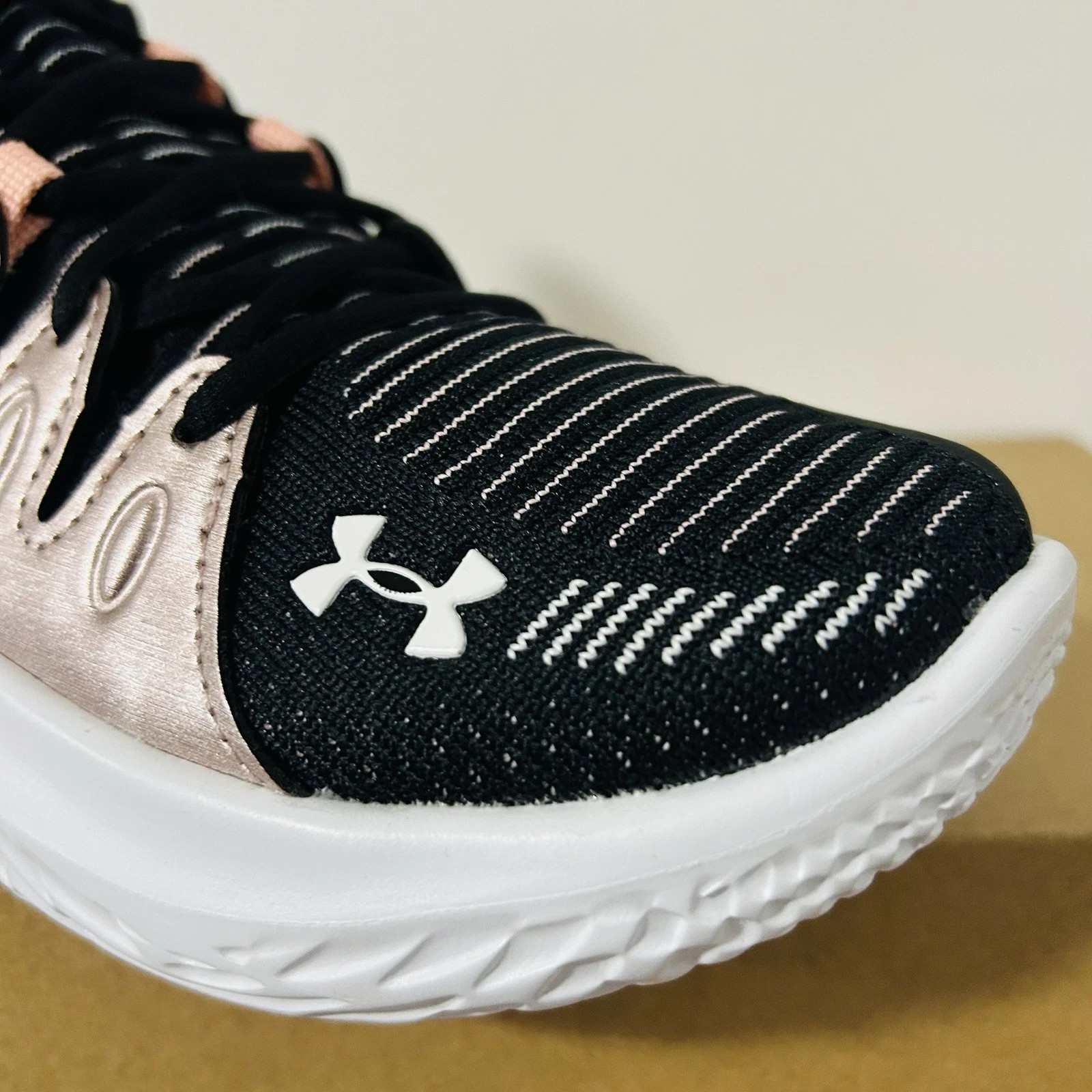 Under Armour UA Flow Breakthru 4 Womens Black Rose Gold,Choose Sz, Retail $150