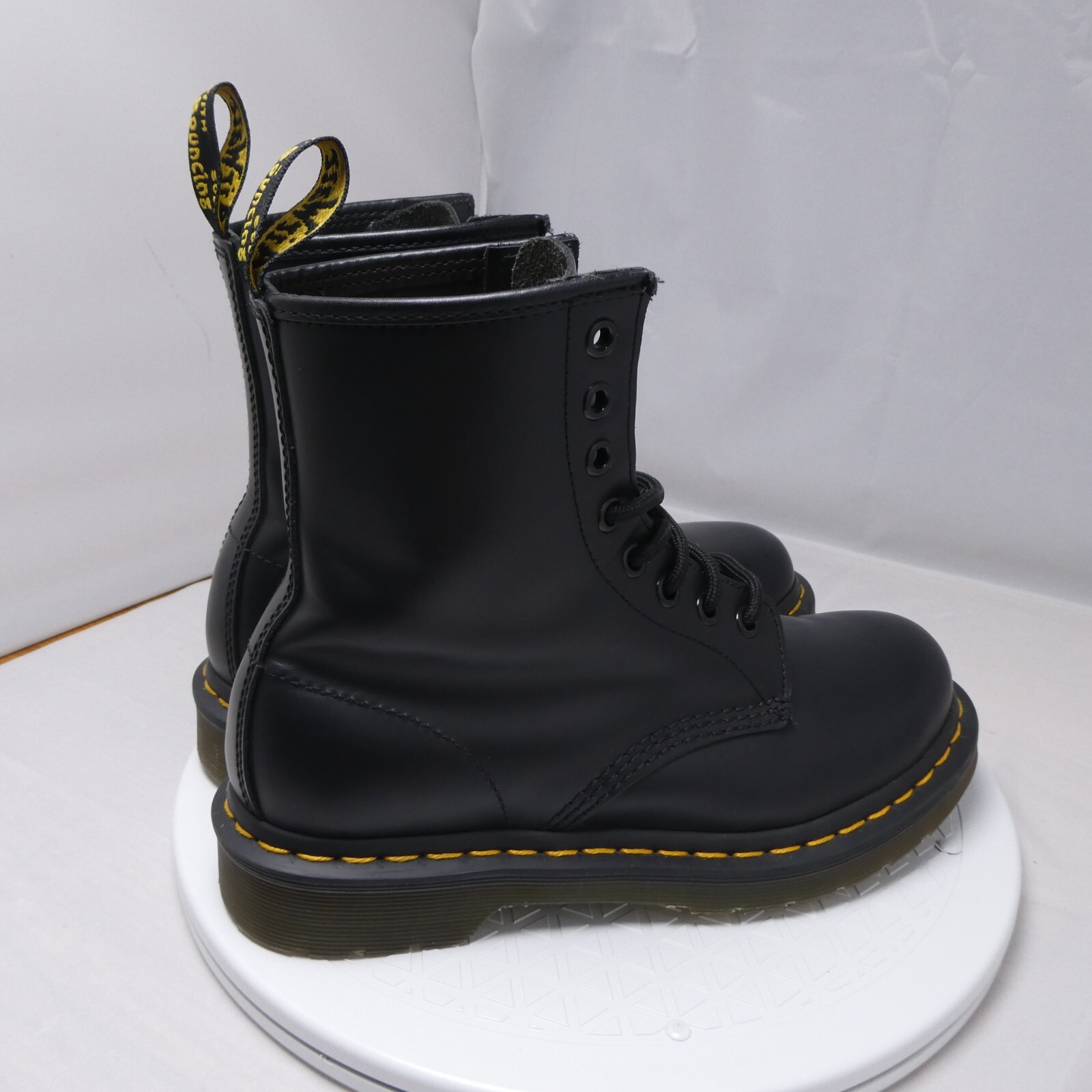 Dr. Martens 1460 Women’s Original Smooth Leather Lace Up Boots – Black, Size 6