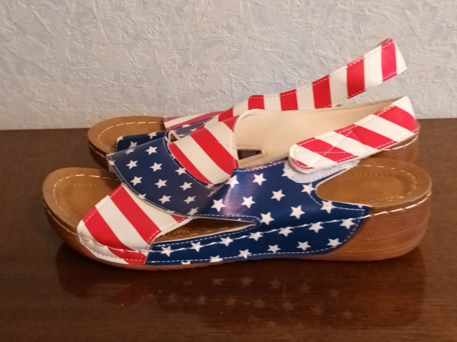 Women’s Open Toe Sandals color of the U.S. flag Sz 8,5 /UK 6,5 / EUR 40 NEW
