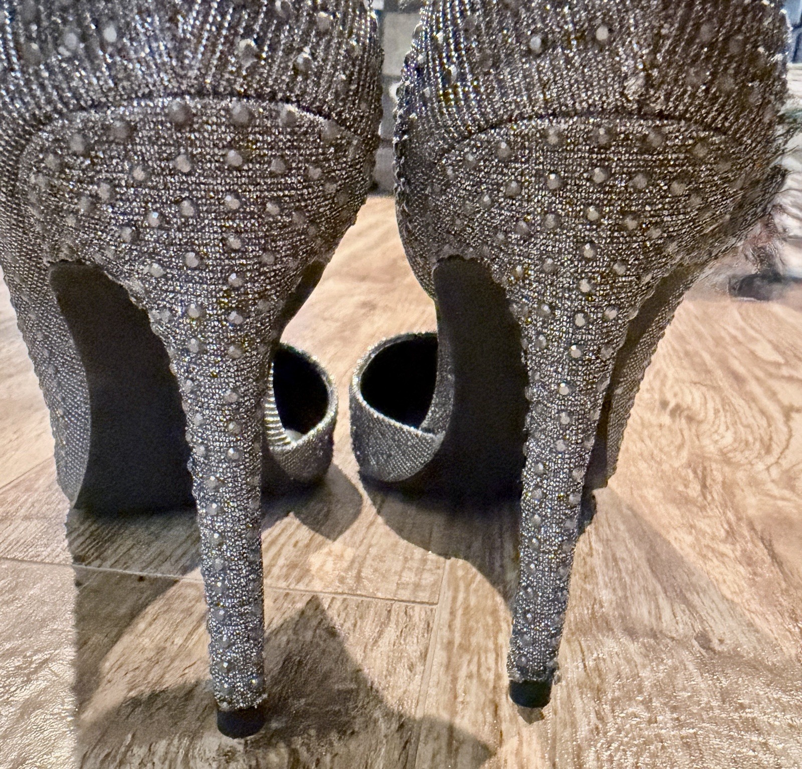 Steve Madden Proper Sequin Studded Sparkly Gunmetal Silver Grey Heels, Sz 9.5