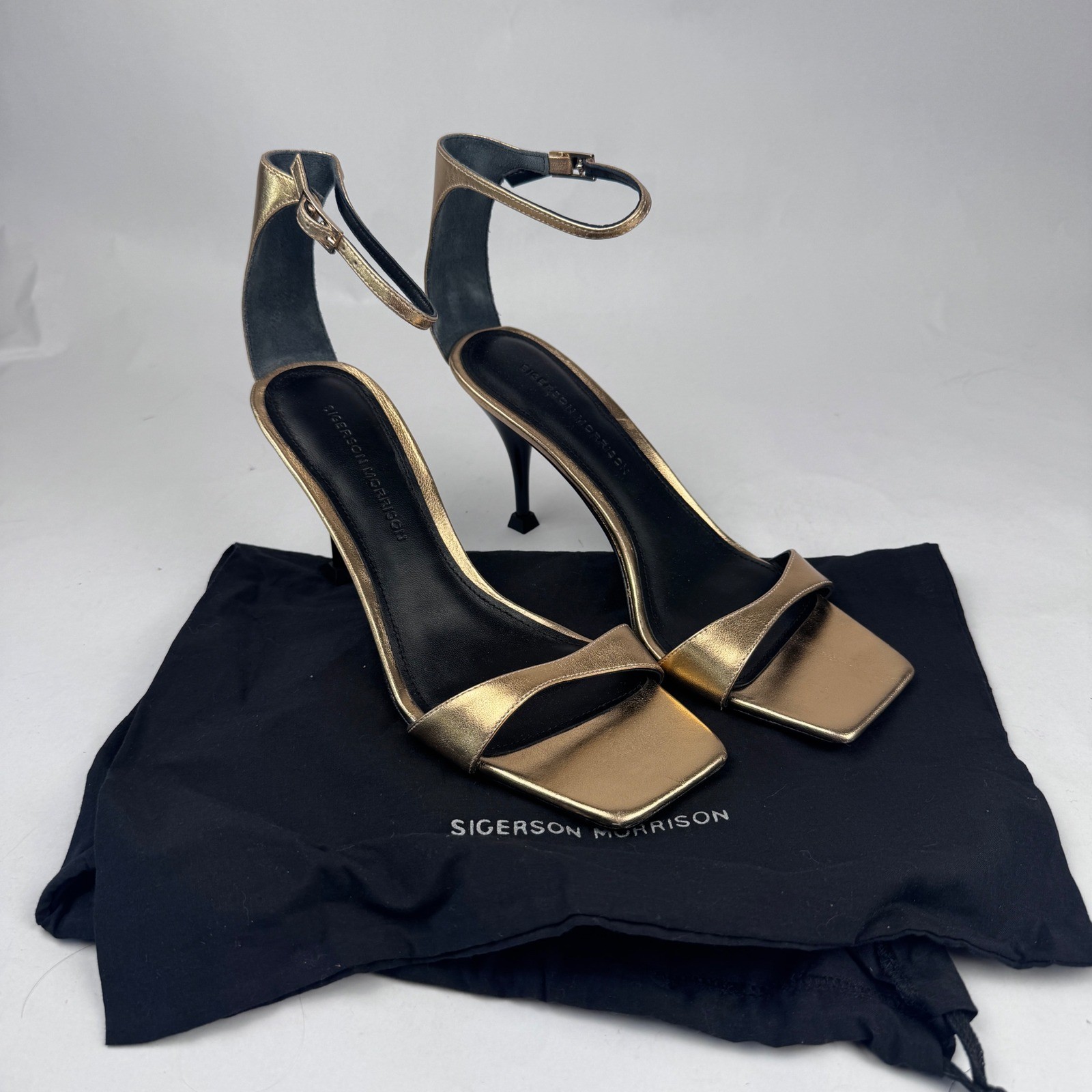 NEW Sigerson Morrison Women’s 39.5 US 9.5 Gold 4″ Heel with Dust Bag NO BOX