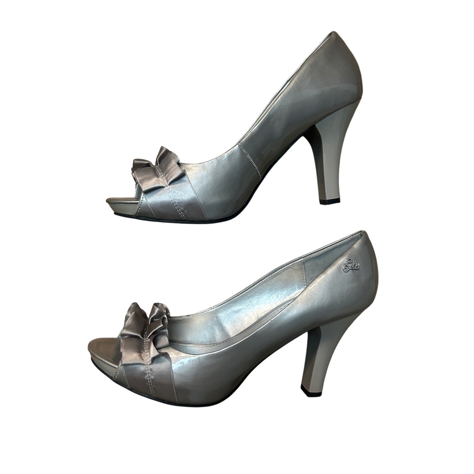 Y2K Fergalicious by Fergie Glamorous T Silver Heels Shoes Women’s Size 10M