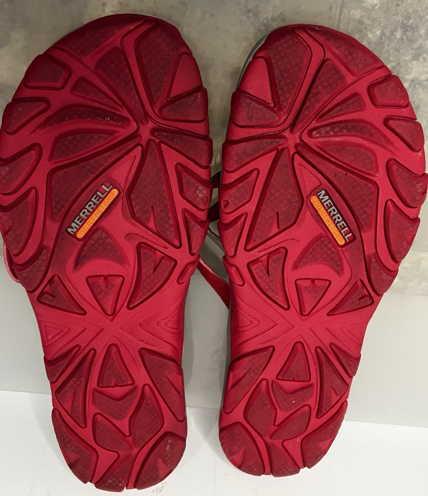 Merrell Sandals Women’s Size 11 Enoki Flip II Pink Outdoor Beach Pool