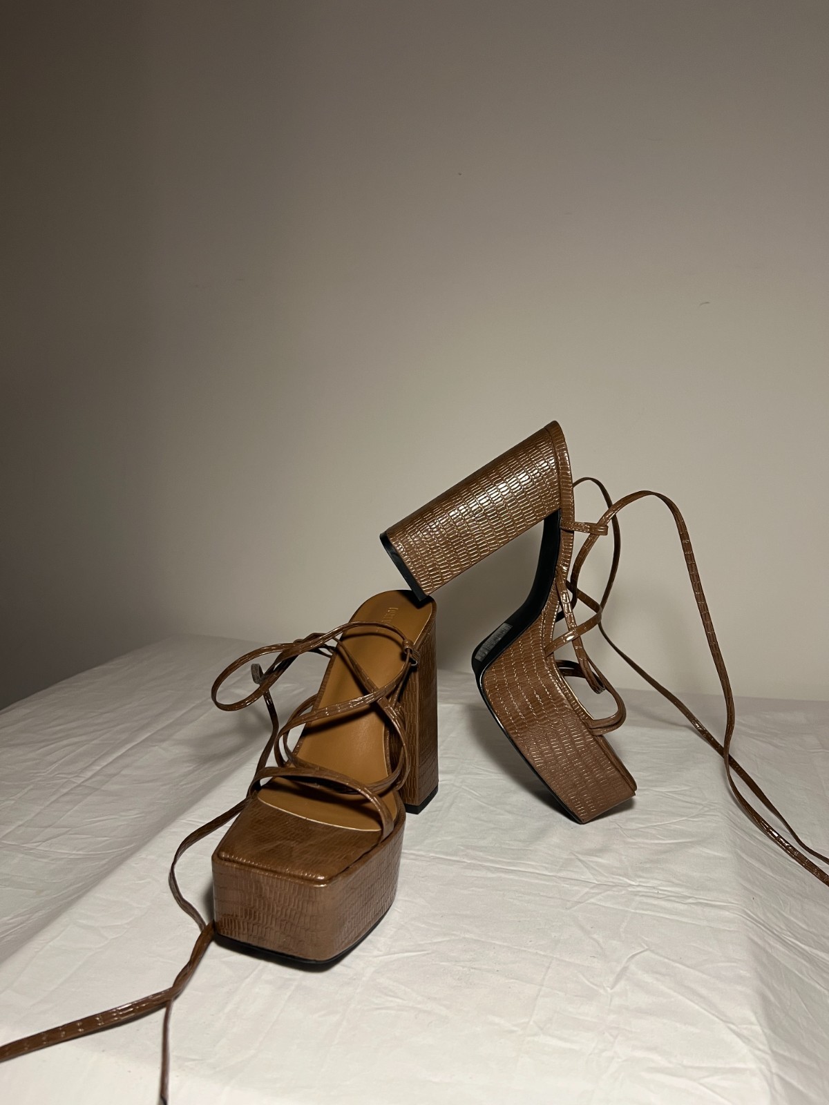 Forever 21 Women’s 8.5 Brown Strappy Crocodile Embossed Block Platform Heel