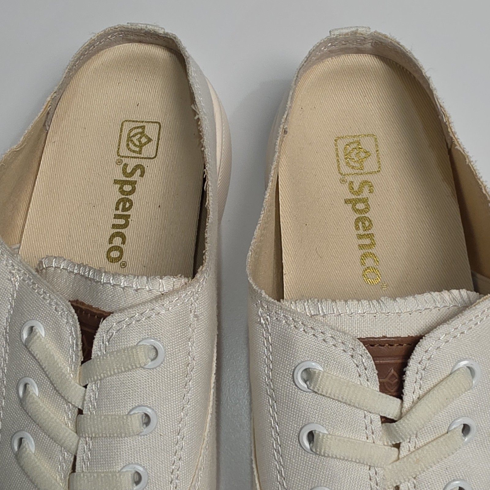 Spenco Women’s Beige Canvas Lace-Up Casual Sneakers Round Toe US 9 EU 39.5.
