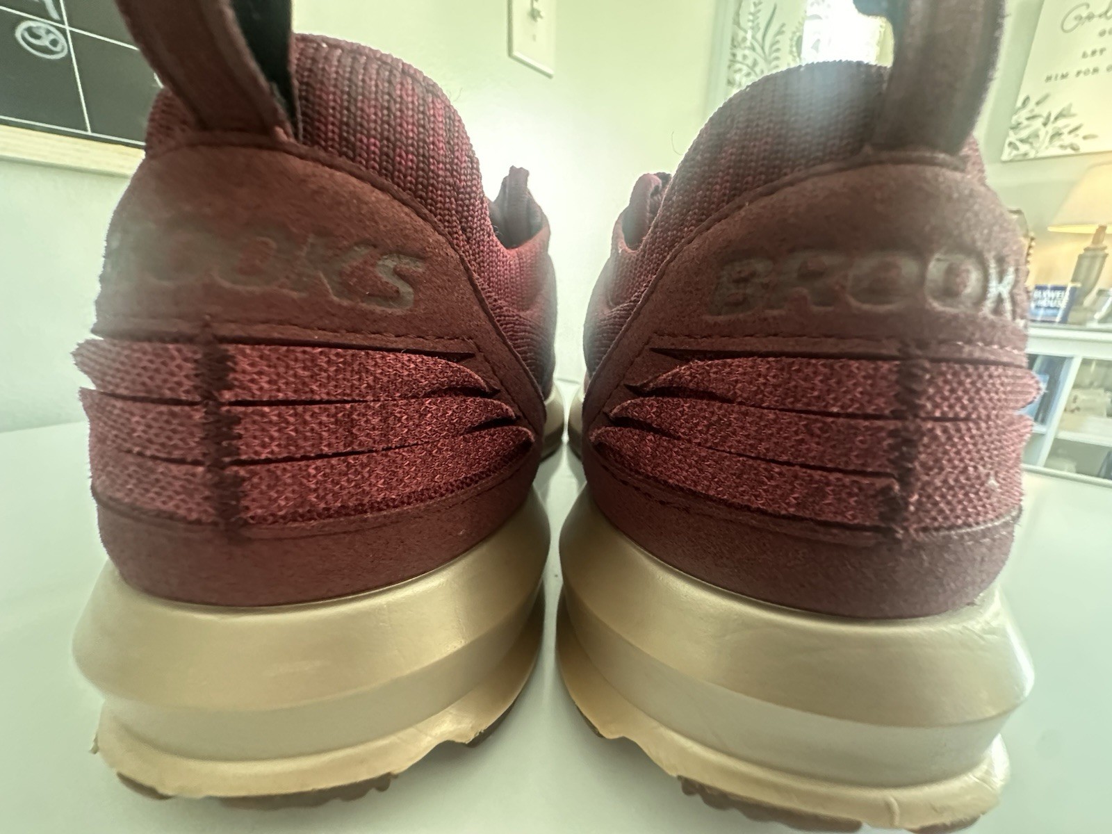 Brooks Levitate 2 LE Women Running Shoes Fig Sangria Metallic Sz 10 Athleisure