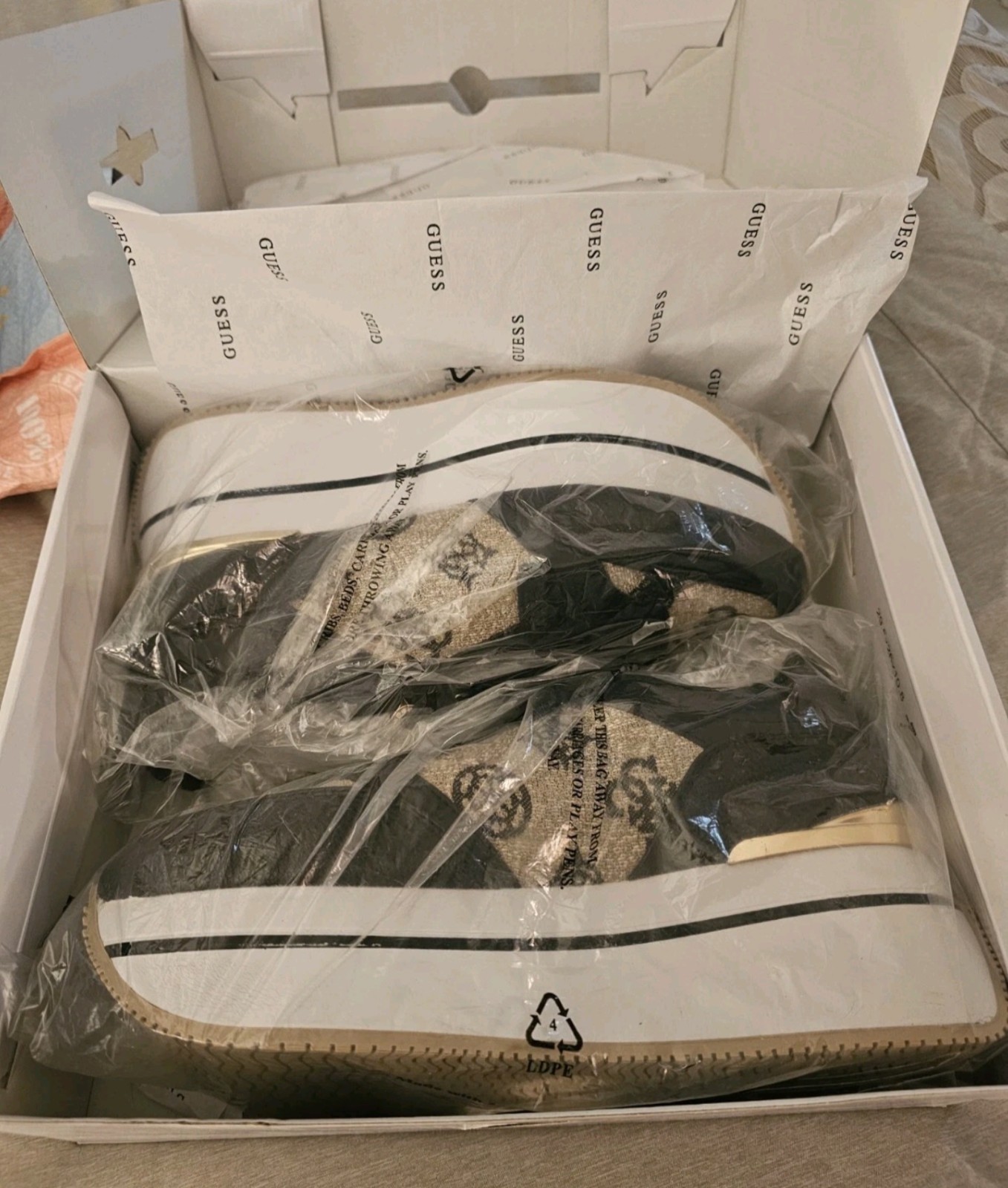 GUESS PLATFORM SNEAKERS CAMRIO BLACK