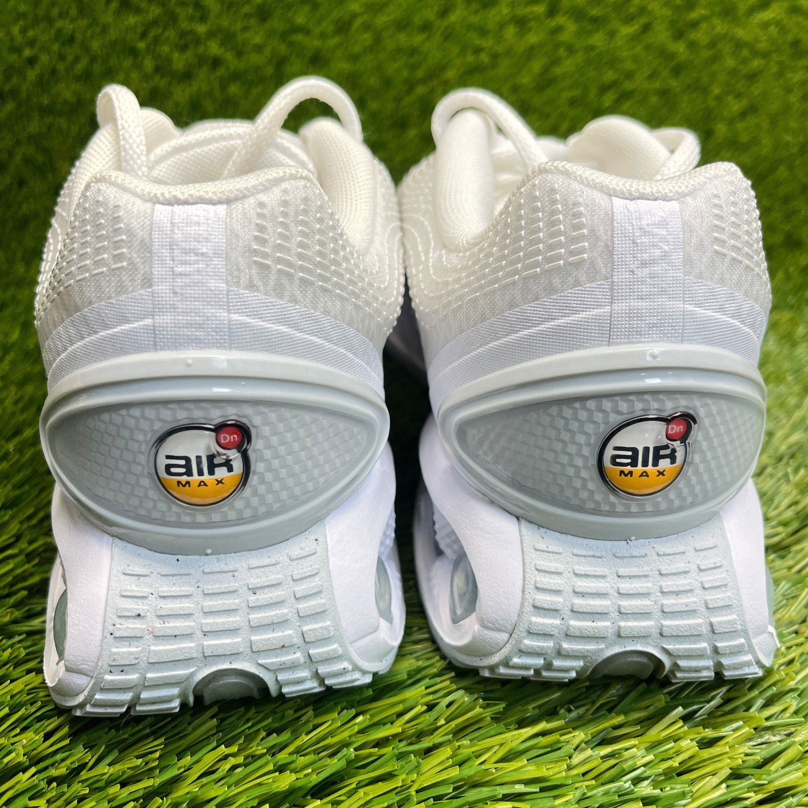 Nike Air Max DN Womens Size 8 White Athletic Running Walking Shoes Sneakers