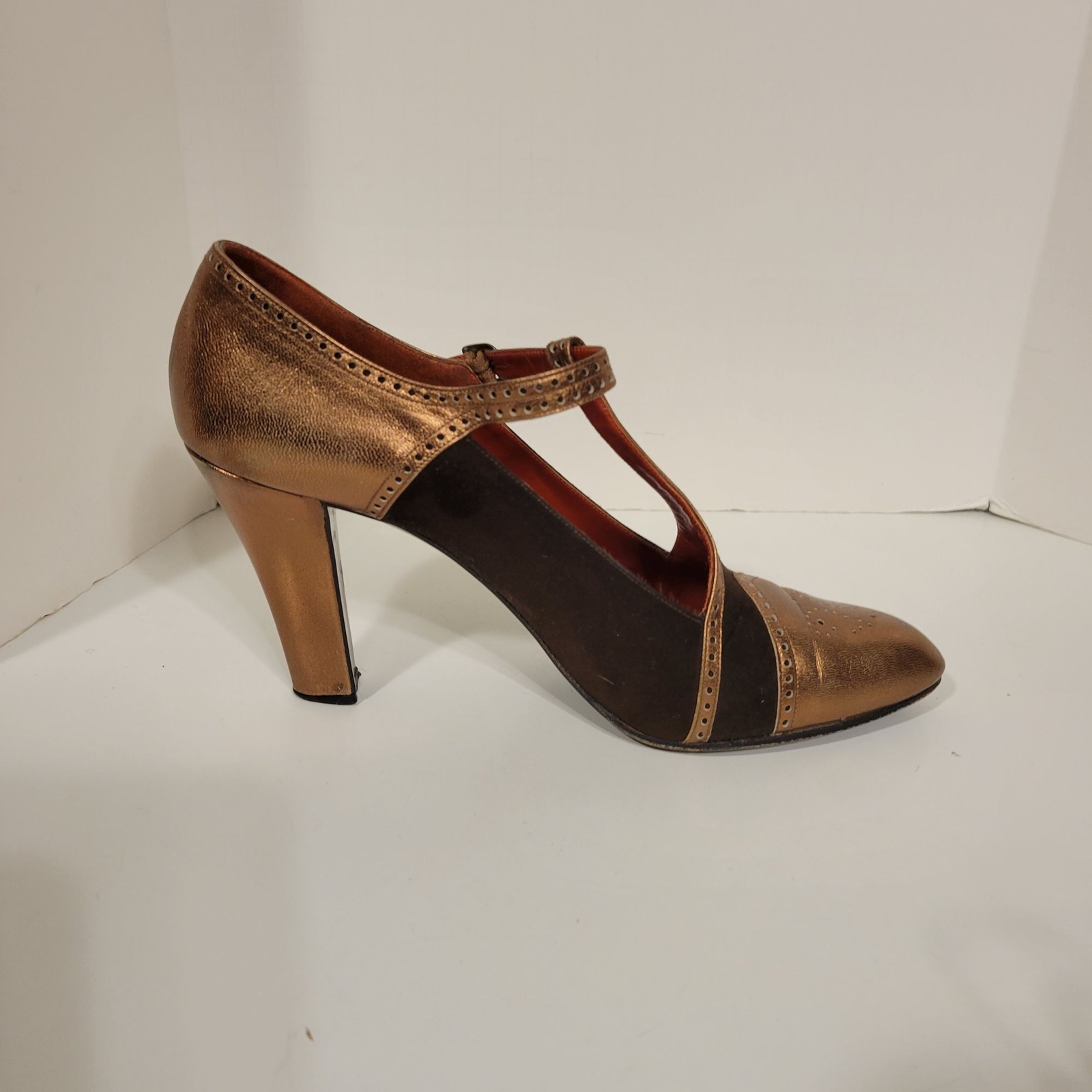 Vtg Yves Saint Laurent Glam Paris T-Strap Two-Tone Heels Sz 7.5 AA
