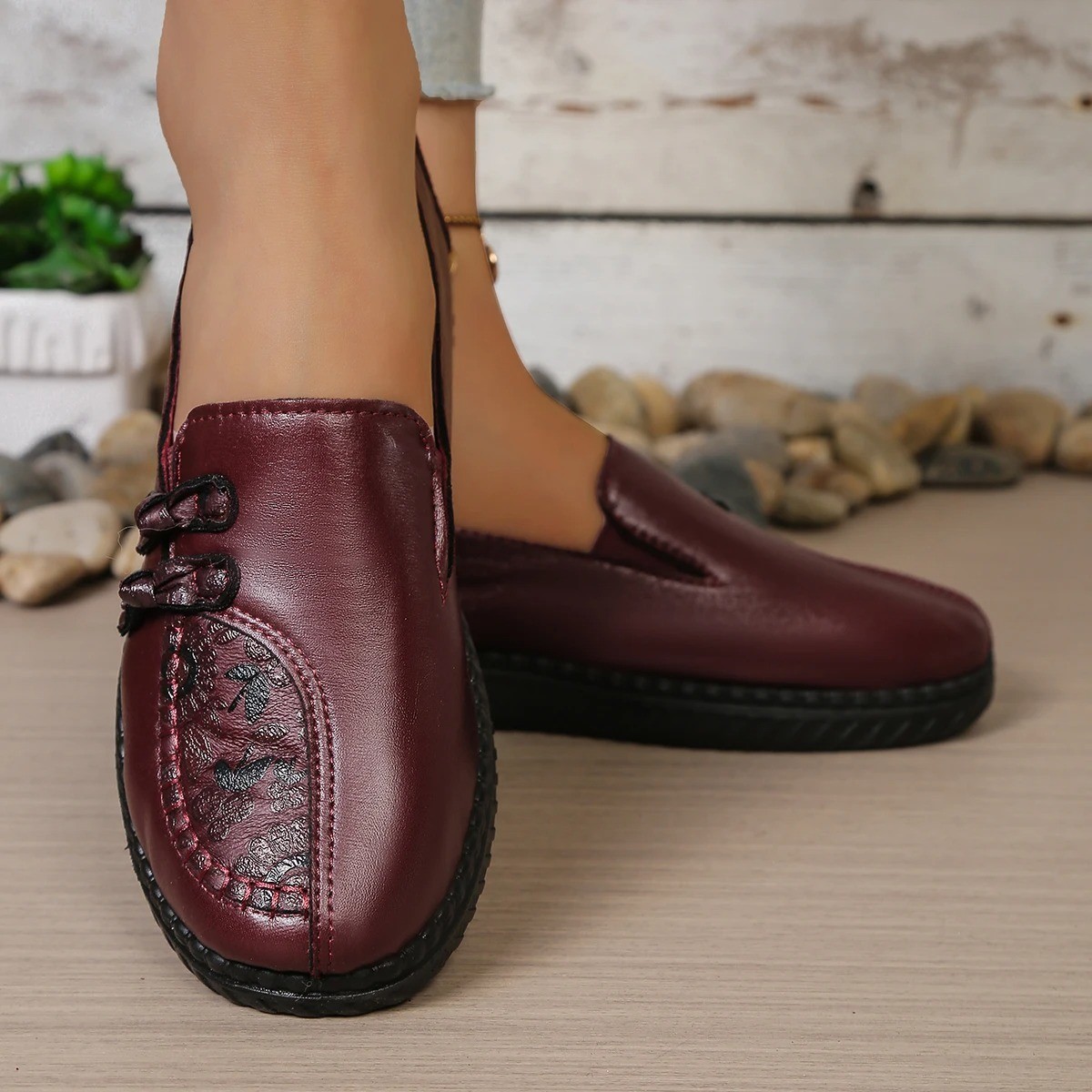Women Leather Loafers Comfortable Flat Casual Shoes Elegant Mom Footwear