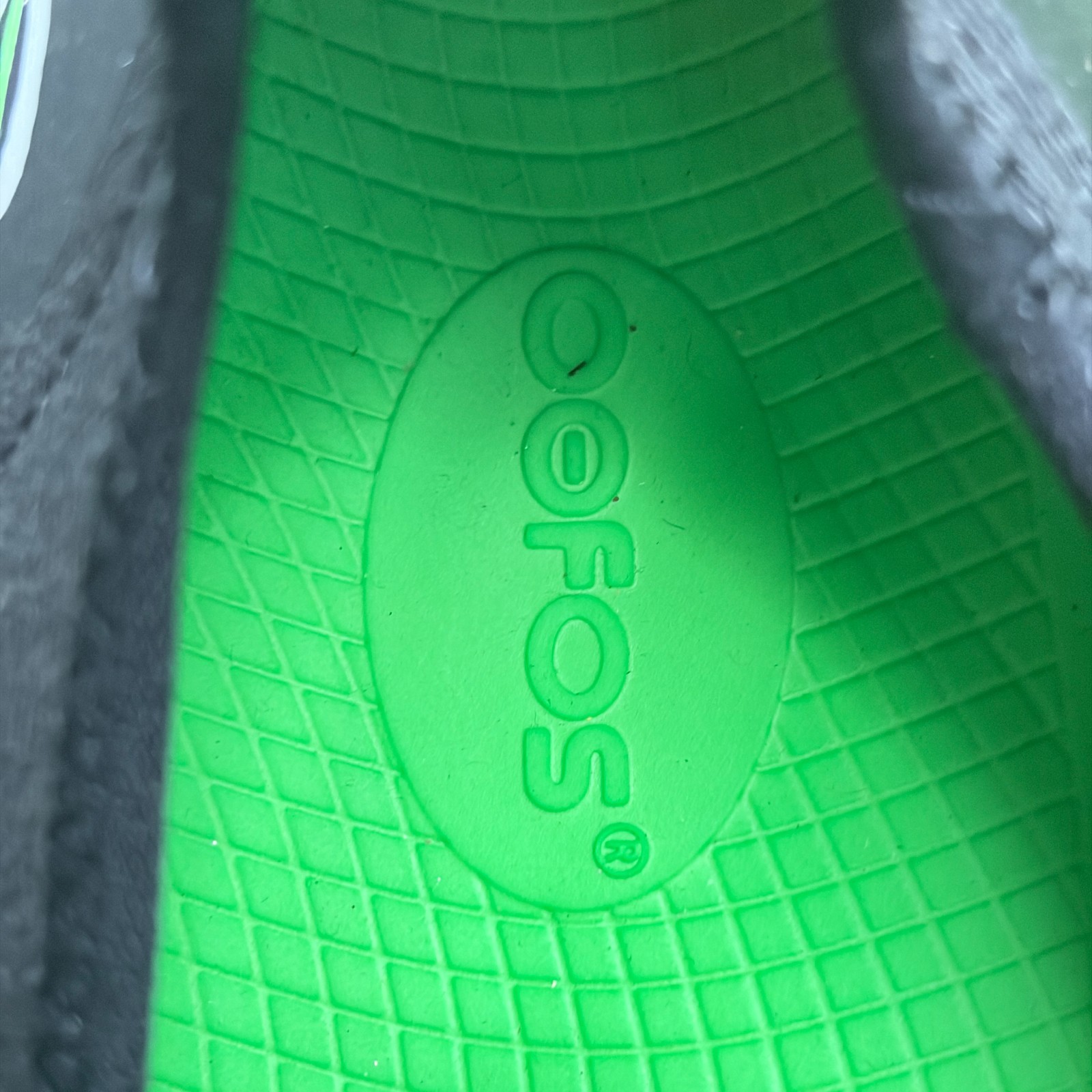 OOFOS OOmg eeZee Low Womens Size 9.5 Black Casual Walking Slip On Recovery Shoes