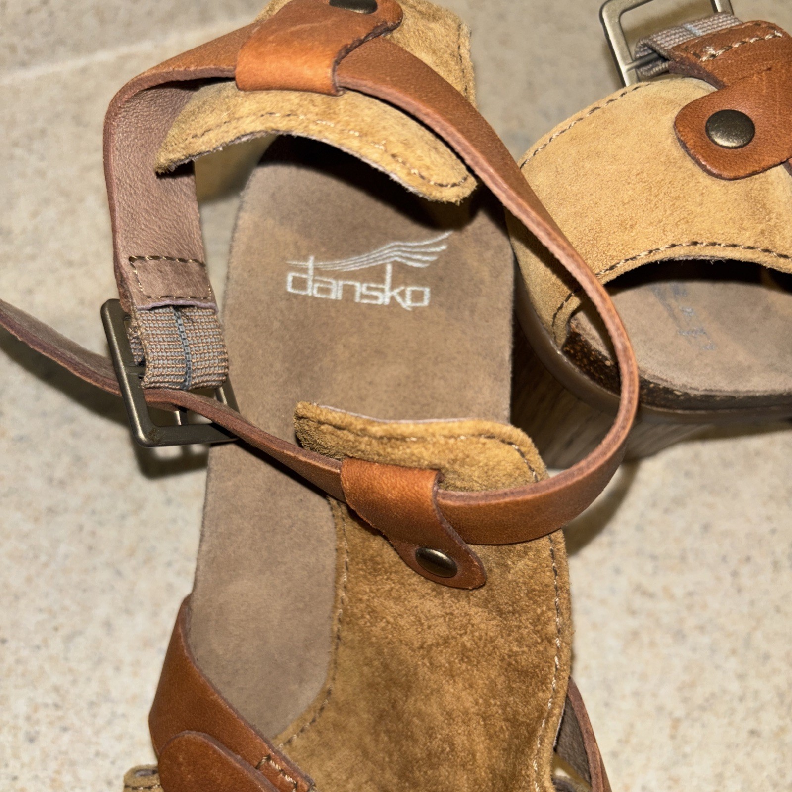 Dansko Dominique Heeled Cork Leather T Strap Sandals Women’s Size 8 EU 38