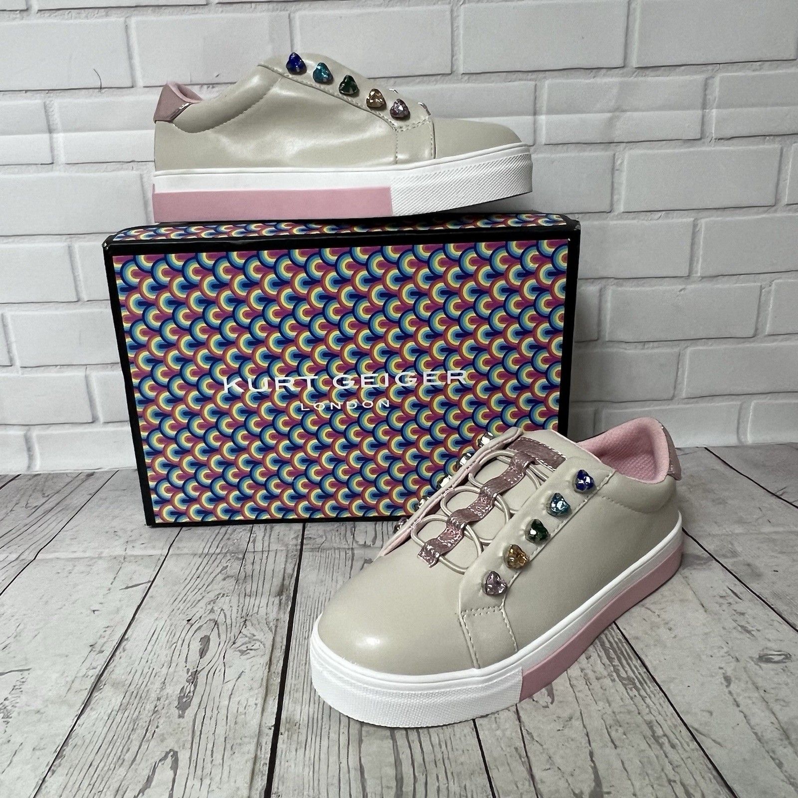 Kurt Geiger Mini Liviah Sz 4 Girl Beige Leather Multicolor Heart Crystal Accents