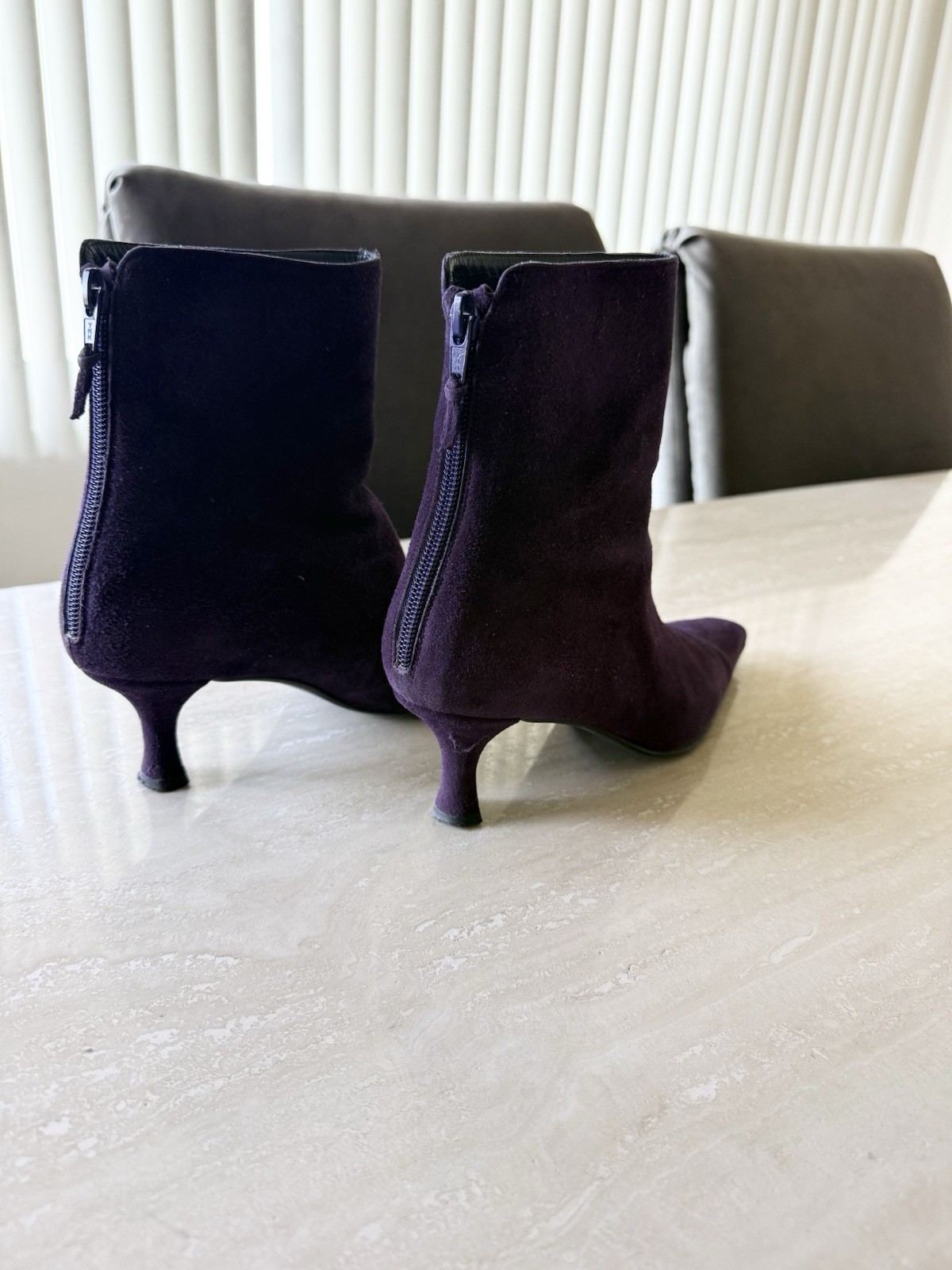 Stuart Weitzman Purple Suede Ankle Bootie Pointed Toe Kitten Heel Back Zip US 7