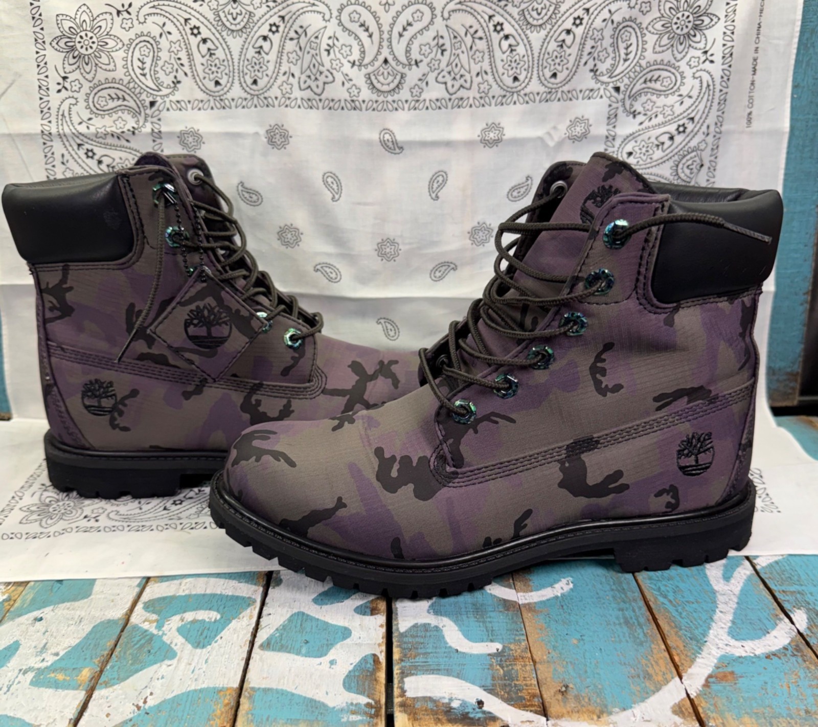 Timberland A25E3 Purple Camo 6″ Iridescent Premium Fabric Boots Womans Sz 10