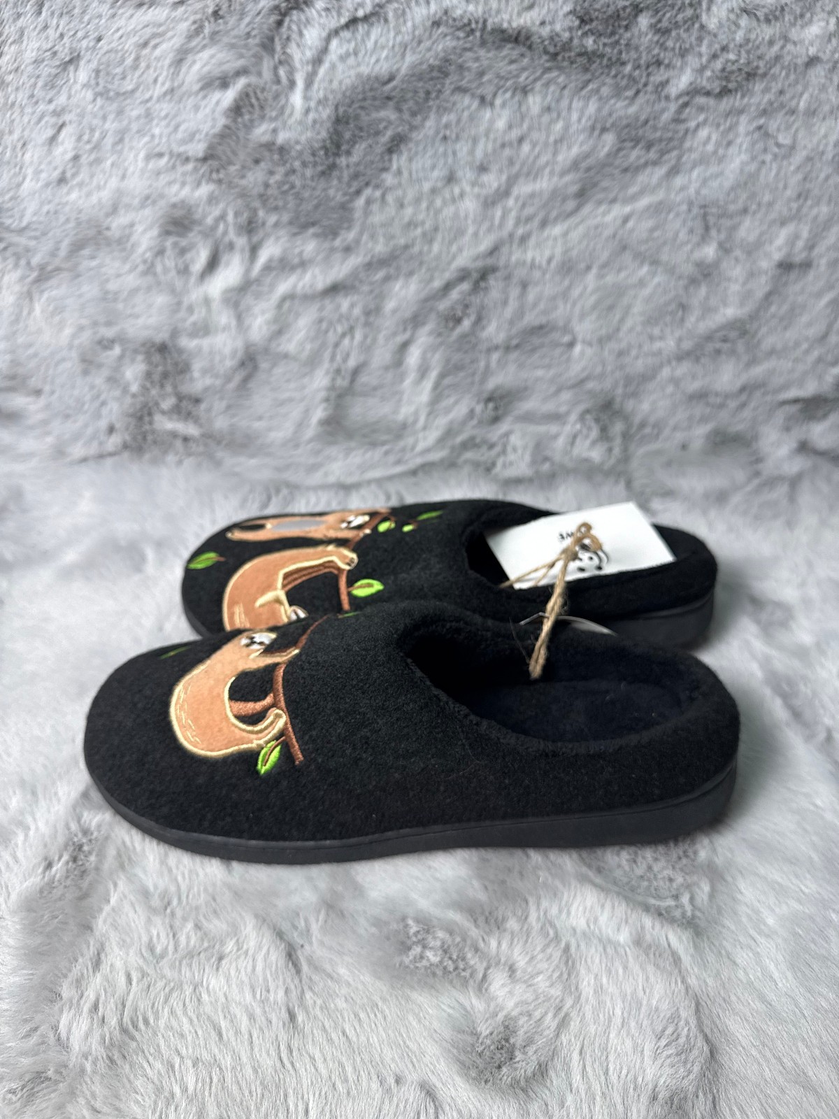 World Wildlife Foundation Sloth Slippers Mens 9/10 Womans 11/12 Black