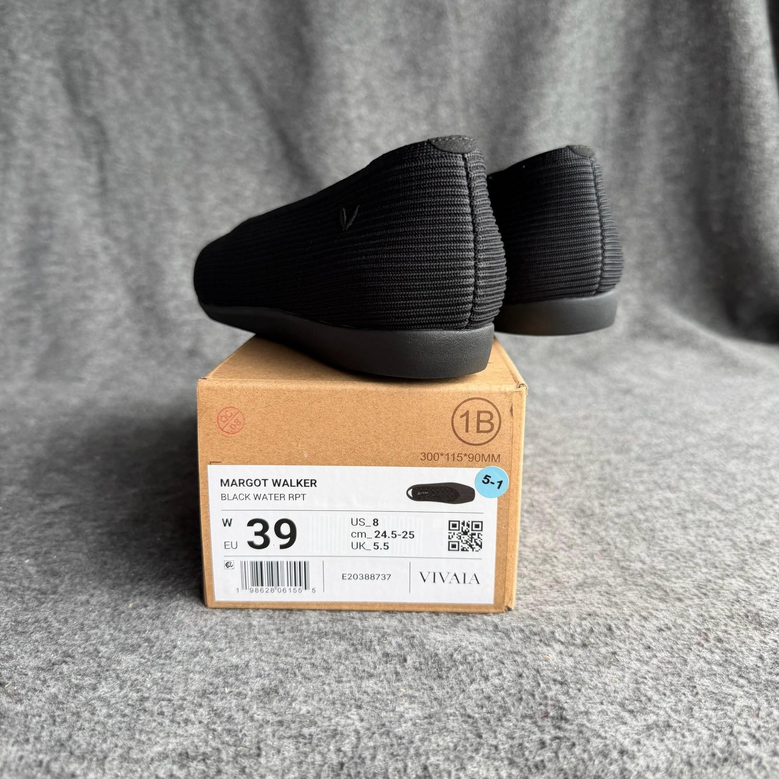 VIVAIA Margot Walker Flats Shoes Womens Size 8 Black Knit Slip On Comfort