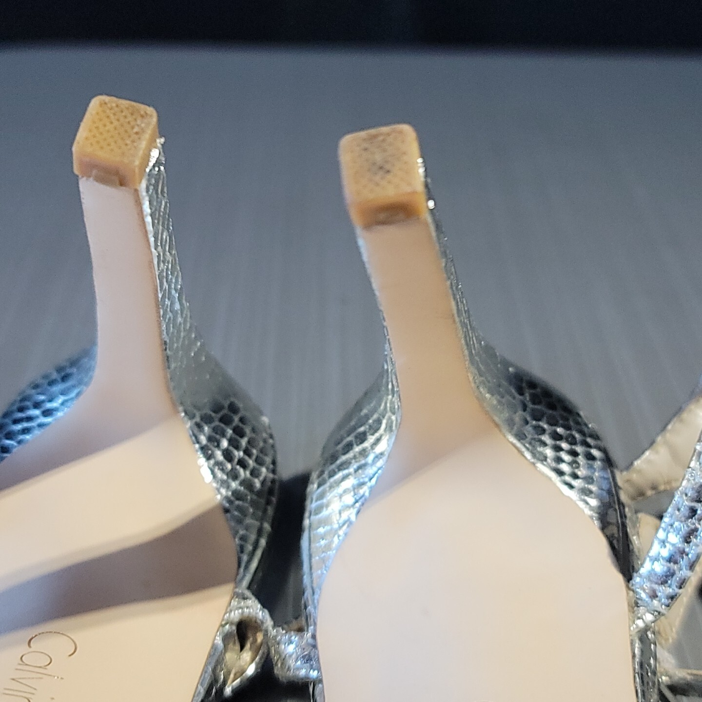 Calvin Klein Womens Silver Sling Back Ankle Strap 4.25 Heels Reptile Sz 9M EUC