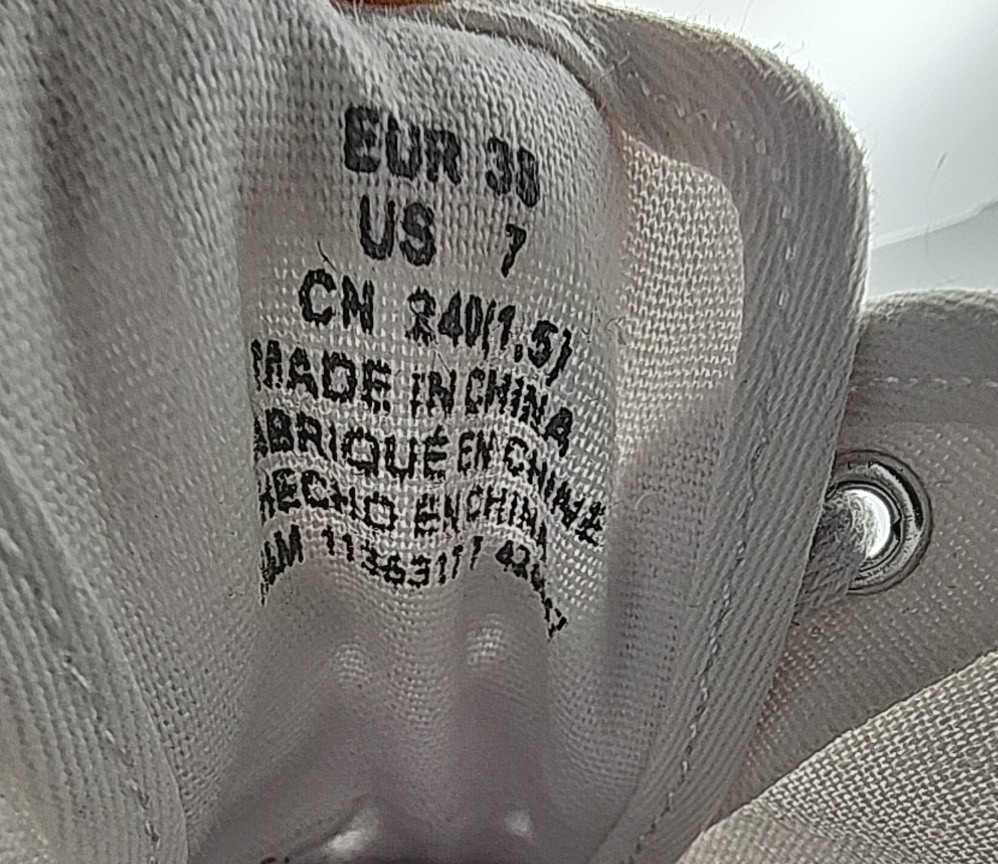H &M White Canvas Sneakers Gym Shoes Women’s Size 7 SEE DISCRIPTION