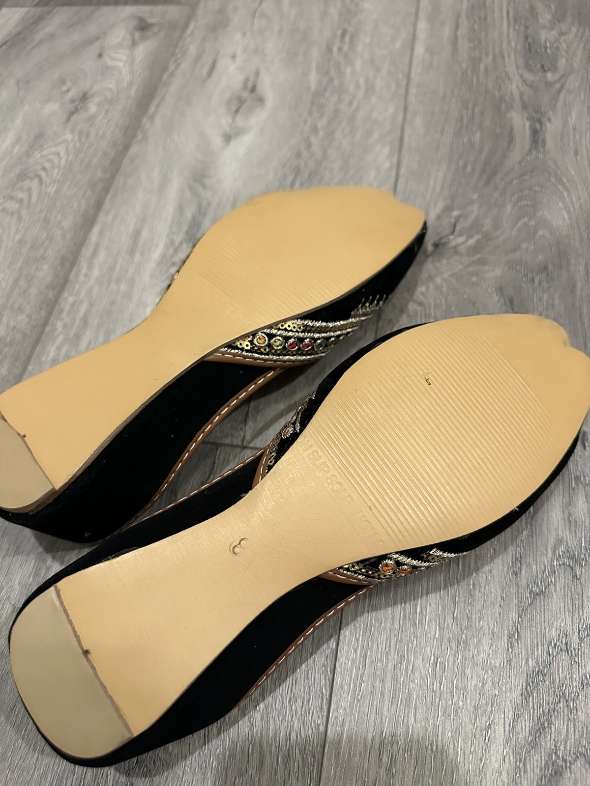 Beautiful Black Velvet Khussa for Women US Size 7 – Comfortable Padded Khussa
