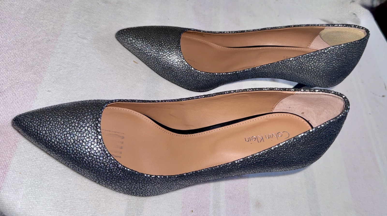 Calvin Klein Women’s Metallic Silver Pointed Toe Kitten Heel Pumps Size 38