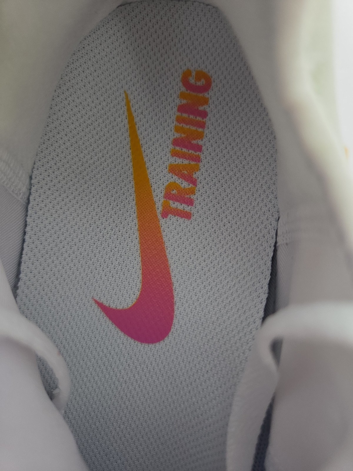 Size 8 Womens – Nike Free TR 8 Laser Fuchsia Training Shoes 942888-008