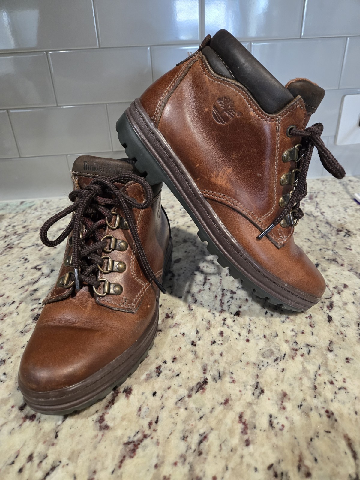 Vintage 90s Timberland 69369 Brown Leather Hiking Boots Women’s Size 6 M – Mint
