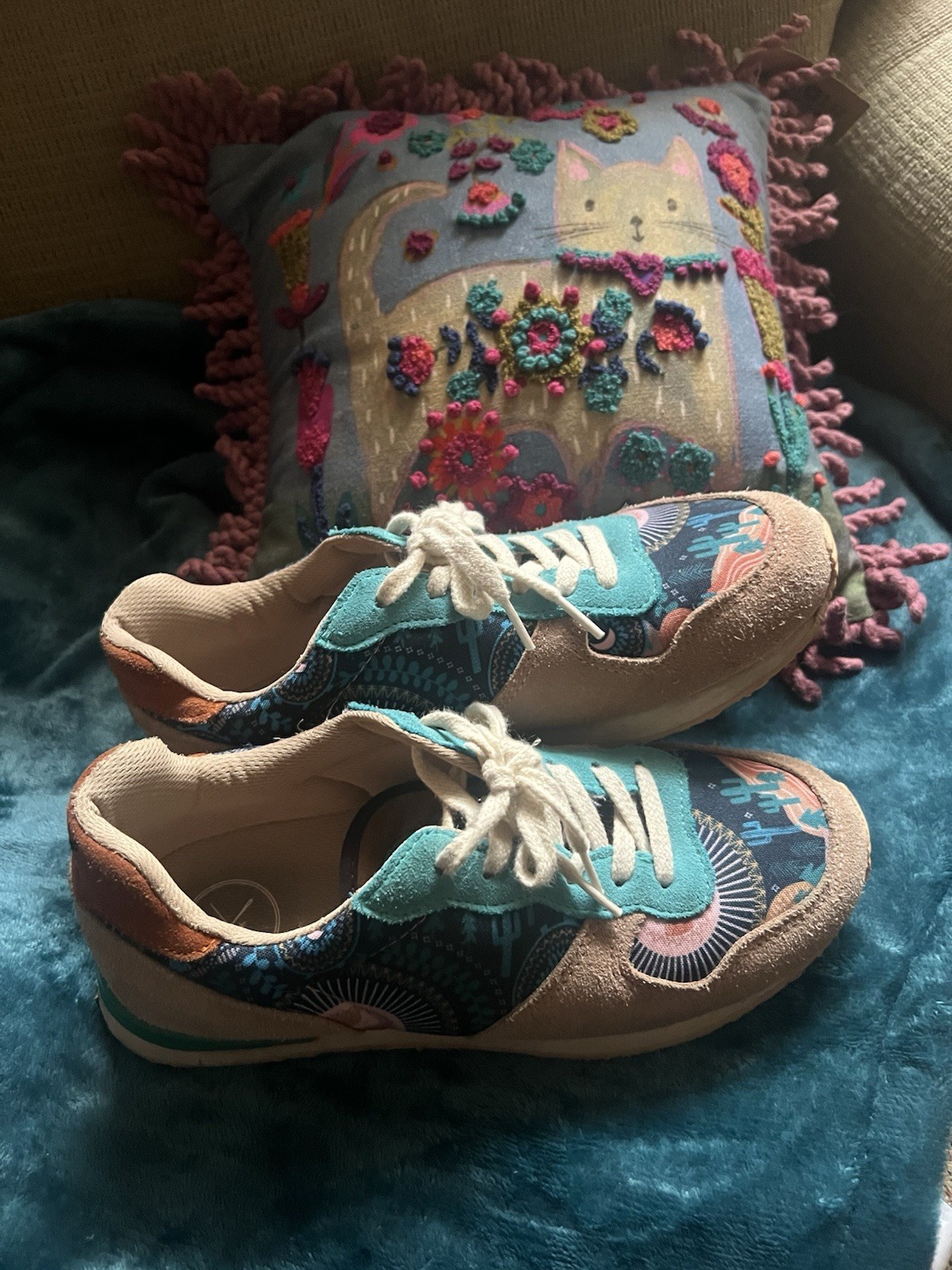 Inkkas Night Cactus Women’s Size 9 Low Top Lace-Up Joggers Pre-owned